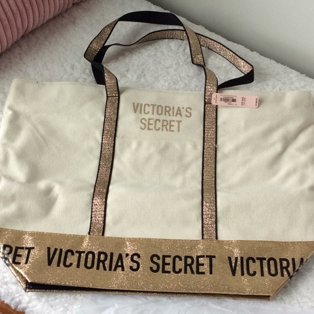 NWT!  Victoria’s Secret tote bag